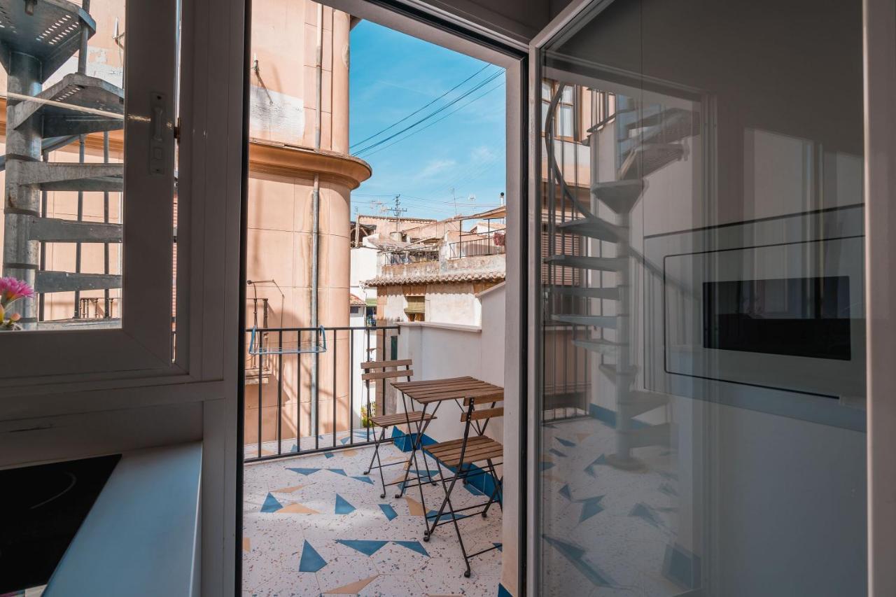 Qh Eme Suites Гранада Экстерьер фото